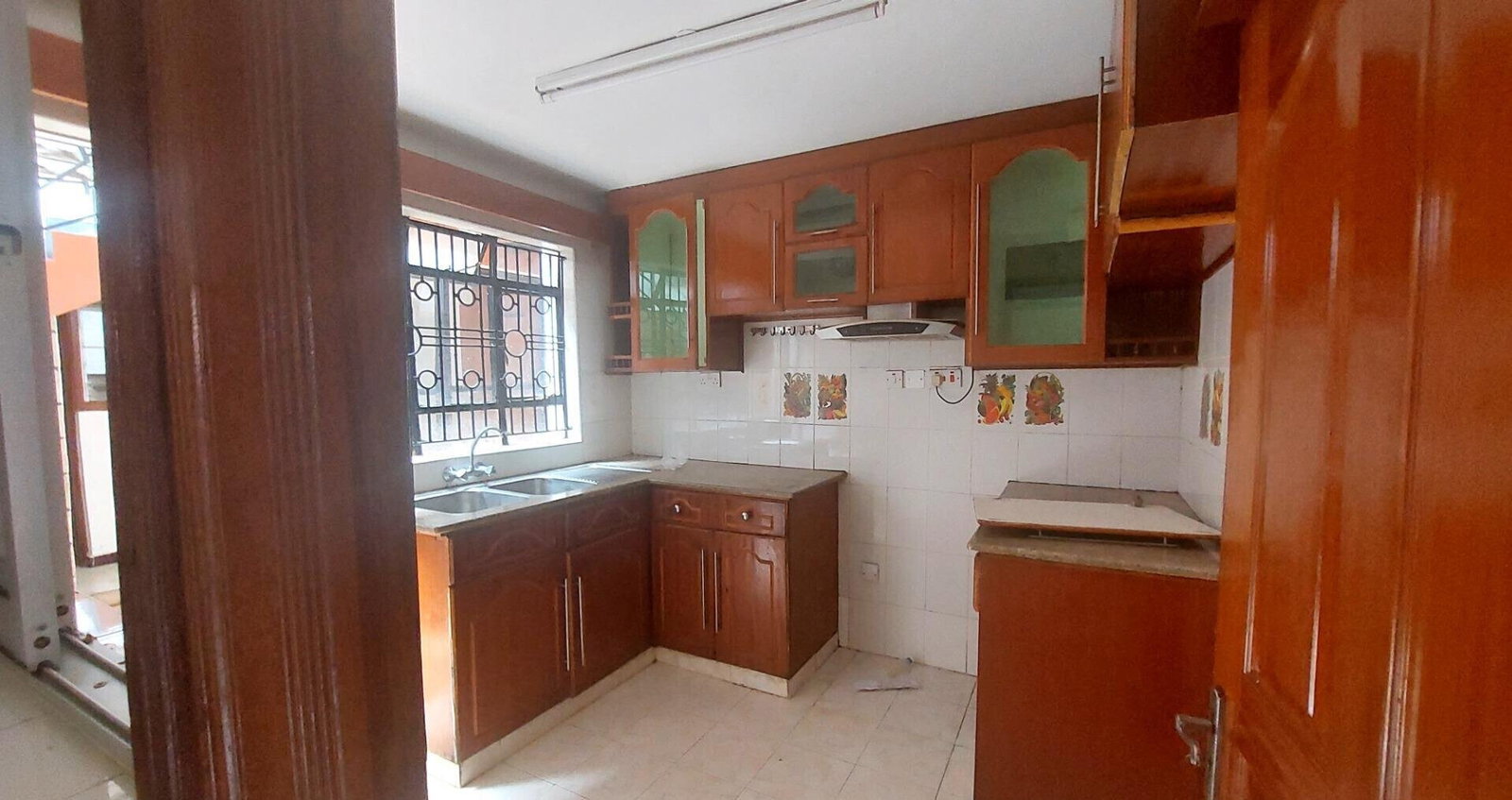 Remodeled 3BR Townhouse with Guest Room & DSQ - South C