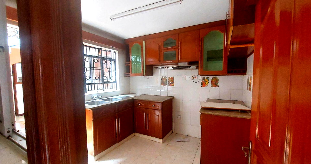 Remodeled 3BR Townhouse with Guest Room & DSQ - South C