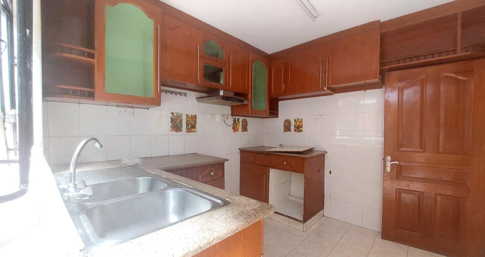 Remodeled 3BR Townhouse with Guest Room & DSQ - South C