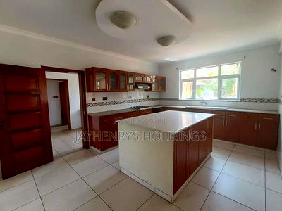 5bdrm House in Roysambu for sale - Image 6