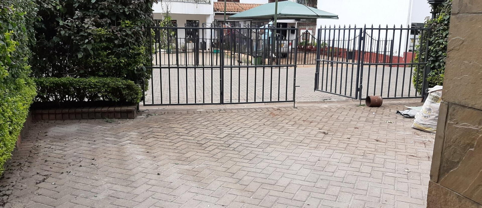4BR Townhouse with DSQ & Wooden Floors - Westlands