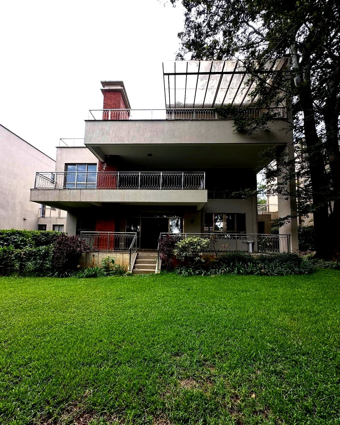 5BR All-Ensuite Townhouse on Majimazuri Road - Lavington