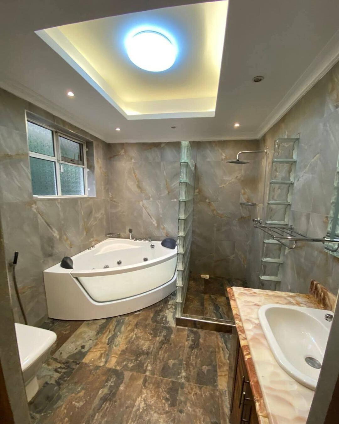 Half Acre 4BR Haven at KSh 580K