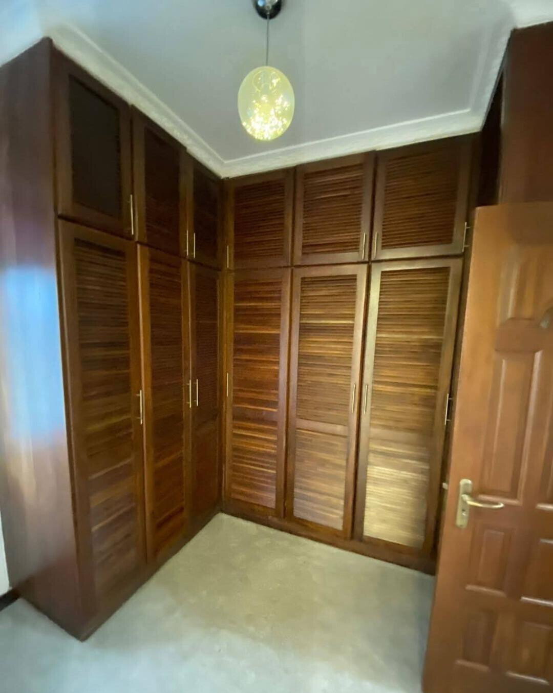 Half Acre 4BR Haven at KSh 580K
