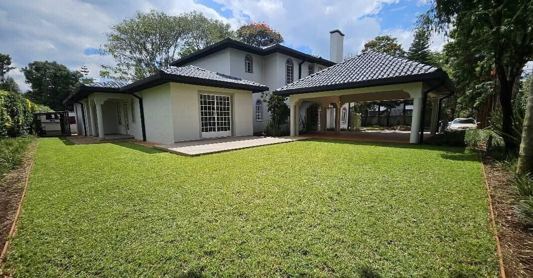 Brand-New 5BR All-Ensuite Standalone with DSQ on Half Acre - Old Runda