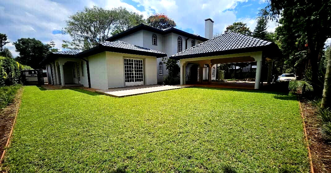 Brand-New 5BR All-Ensuite Standalone with DSQ on Half Acre - Old Runda