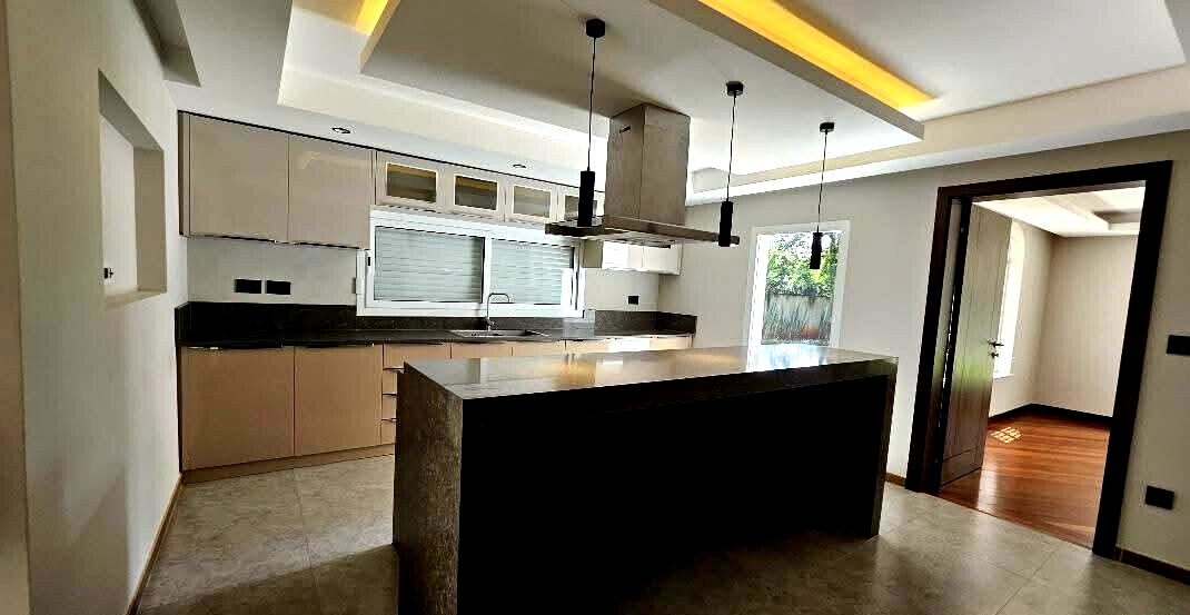Brand-New 5BR All-Ensuite Standalone with DSQ on Half Acre - Old Runda