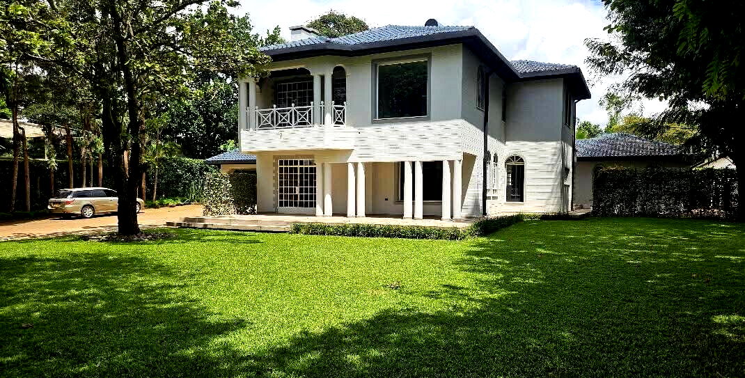 Brand-New 5BR All-Ensuite Standalone with DSQ on Half Acre - Old Runda