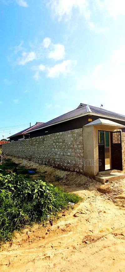 10bdrm Bungalow in Bombolulu Mombasa for sale - Image 2