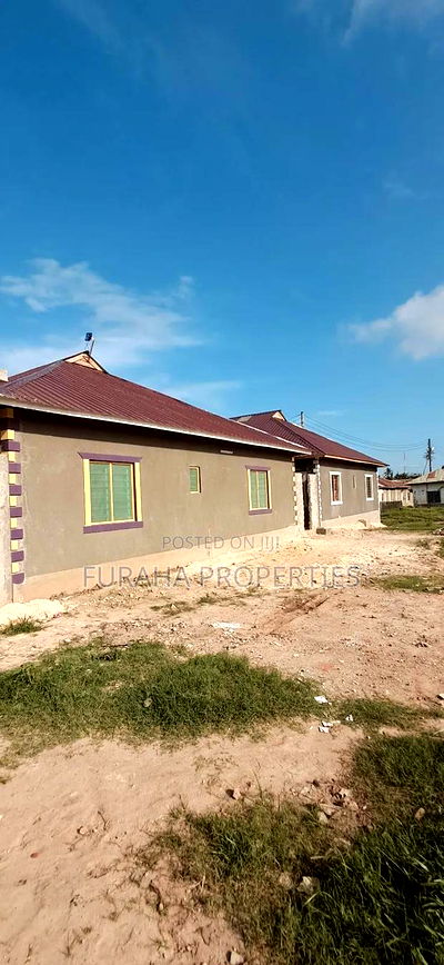 10bdrm Bungalow in Bombolulu Mombasa for sale - Image 1