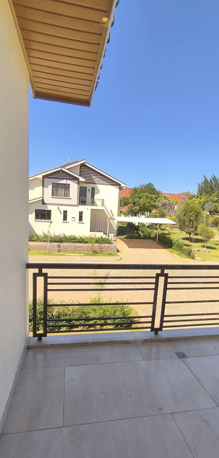 4BR Ensuite Townhouse with DSQ - Machakos Junction