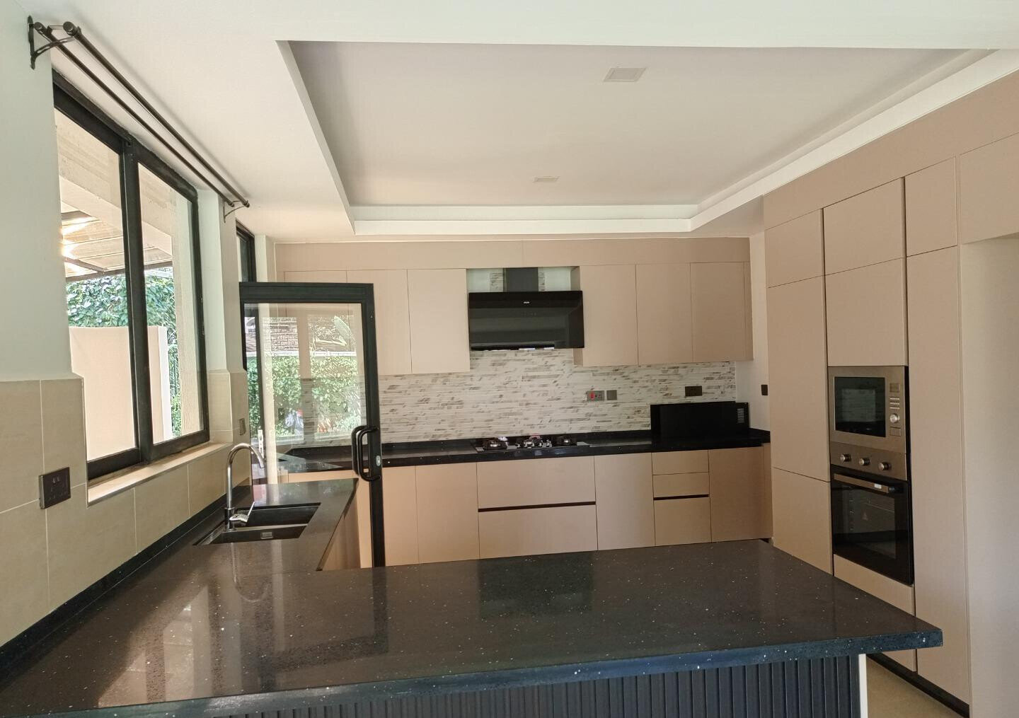 4-Ensuite Townhouse with DSQ & Mature Garden - Lavington