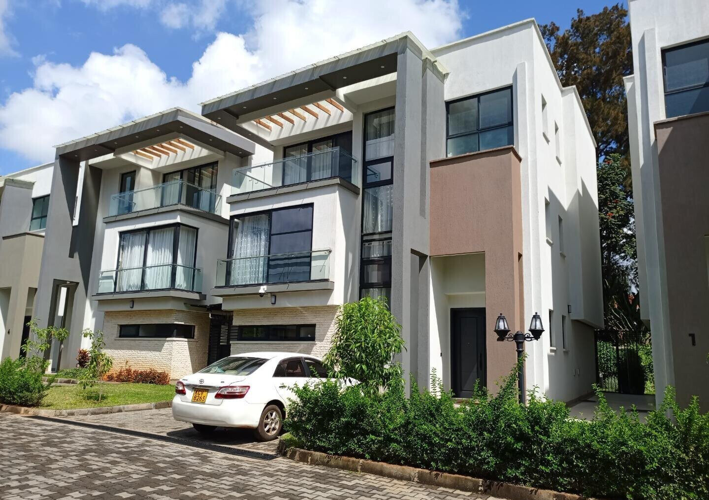4-Ensuite Townhouse with DSQ & Mature Garden - Lavington