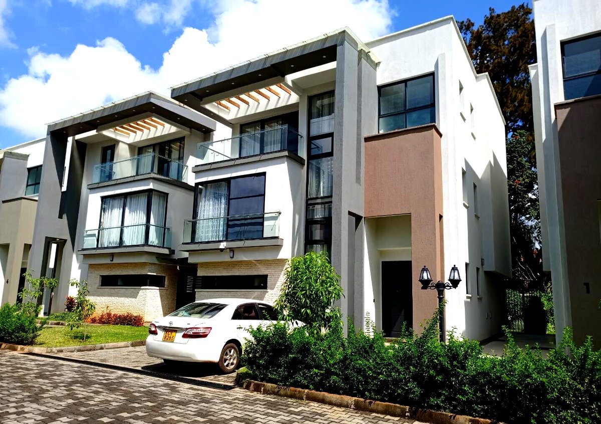 4-Ensuite Townhouse with DSQ & Mature Garden - Lavington