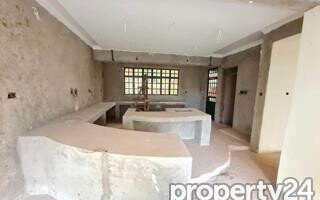 KSh 40M Garden Plot with Parking - Kerarapon