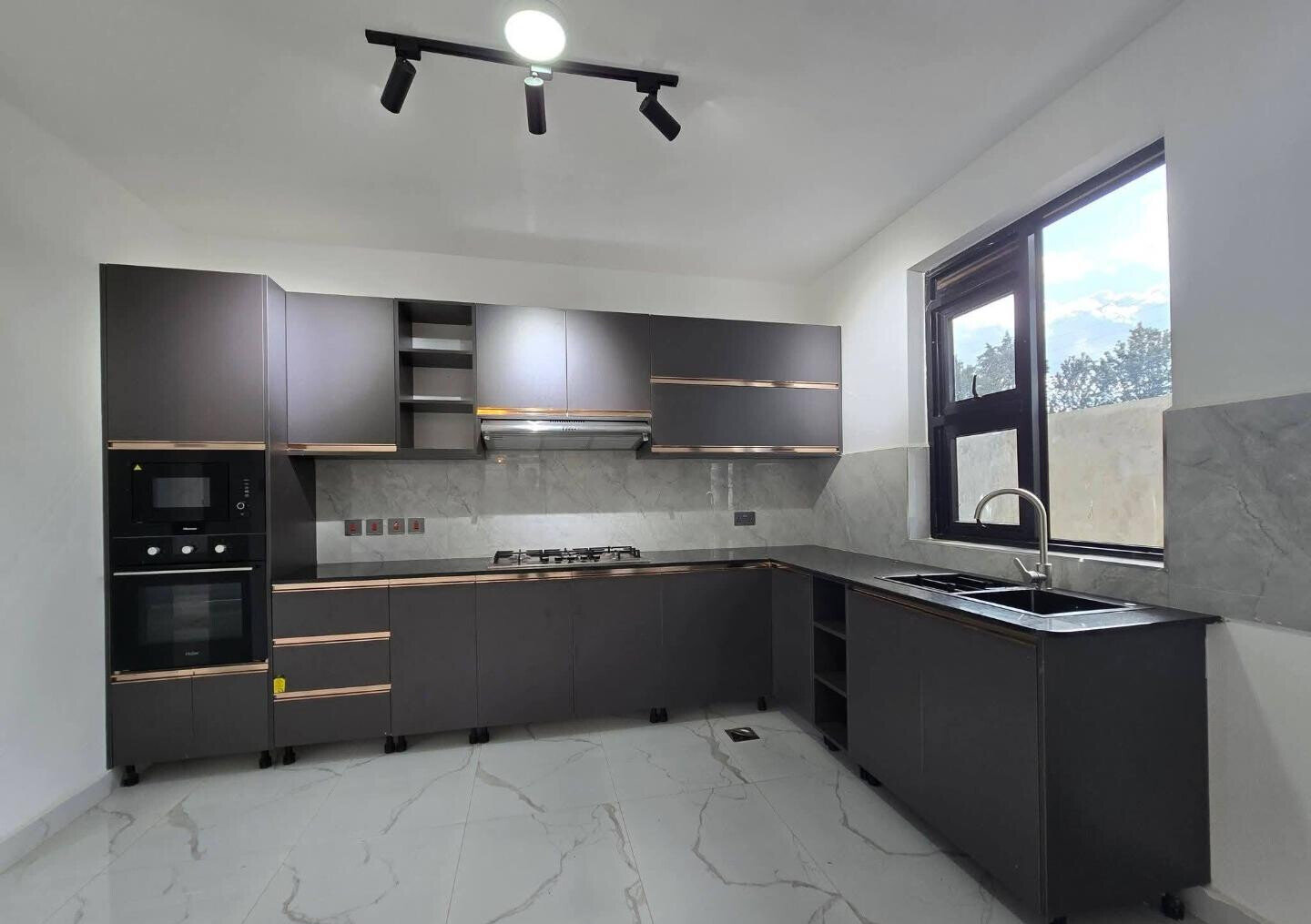 5BR Townhouse with Garden at KSh 22M