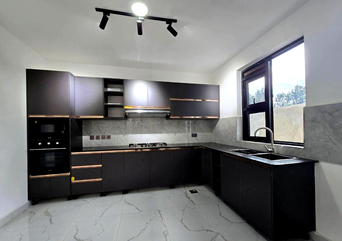 5BR Townhouse with Garden at KSh 22M