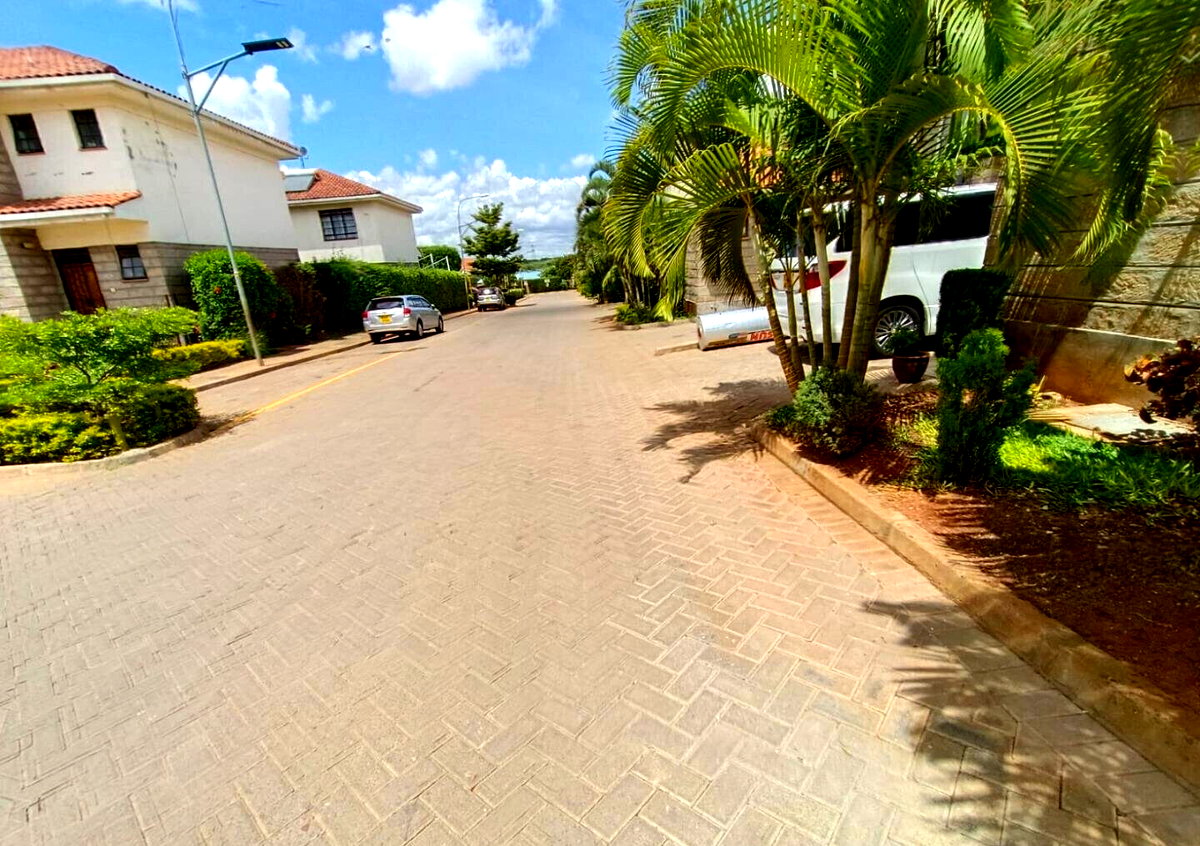 4BR Townhouse with Private Garden & Backup Power - Mombasa Rd