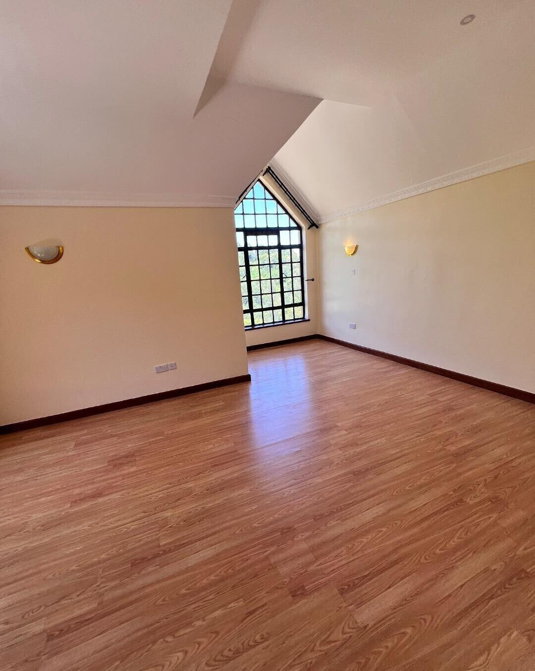 4BR All-Ensuite Villa with Pool & Jacuzzi – Redhill, Limuru Rd