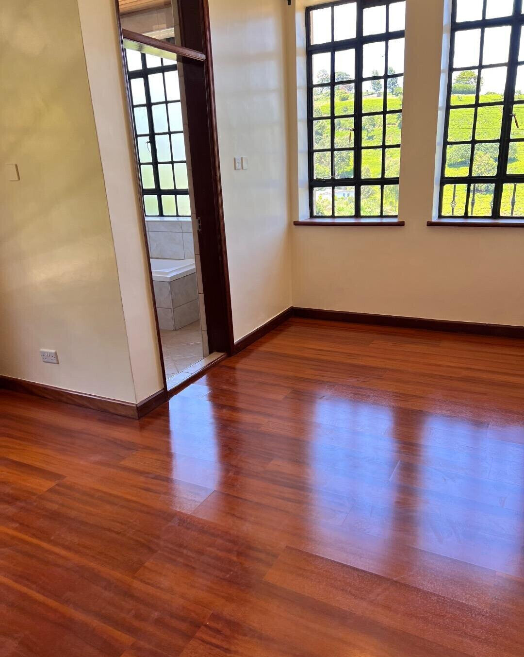 4BR All-Ensuite Villa with Pool & Jacuzzi – Redhill, Limuru Rd