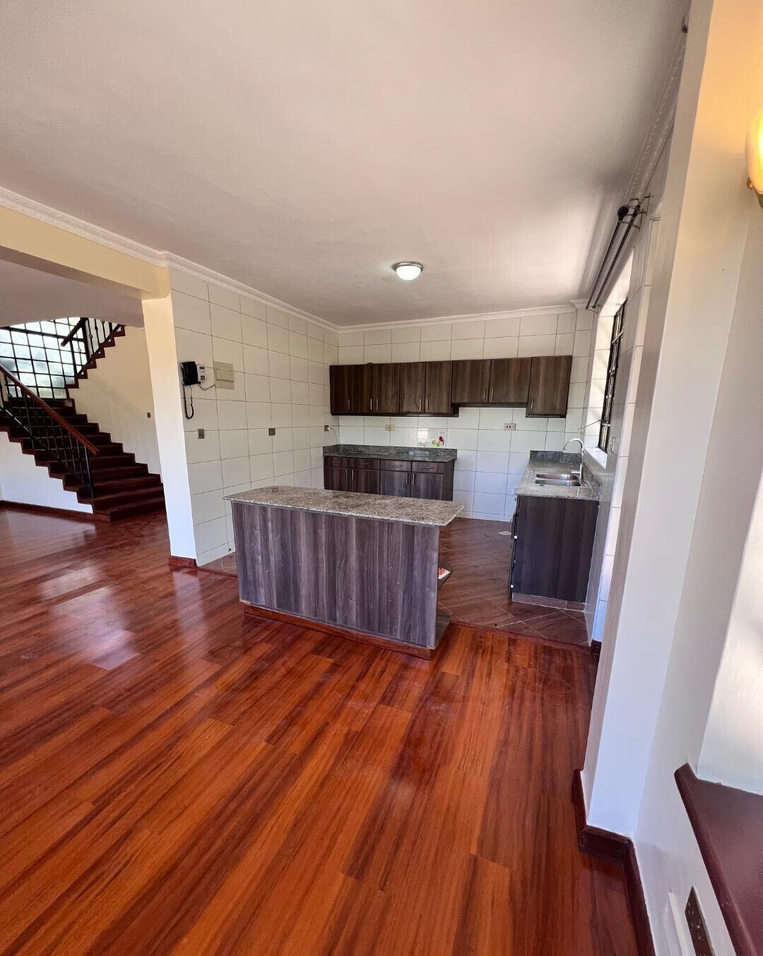 4BR All-Ensuite Villa with Pool & Jacuzzi – Redhill, Limuru Rd