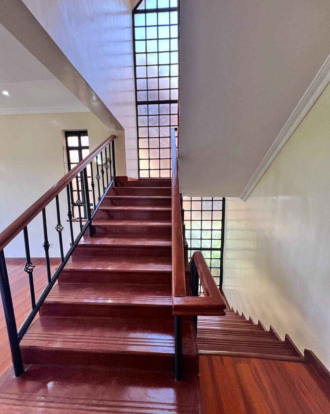 4BR All-Ensuite Villa with Pool & Jacuzzi – Redhill, Limuru Rd