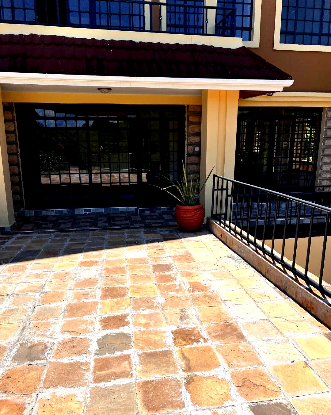 4BR All-Ensuite Villa with Pool & Jacuzzi – Redhill, Limuru Rd