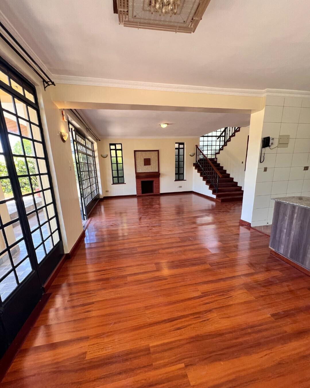 4BR All-Ensuite Villa with Pool & Jacuzzi – Redhill, Limuru Rd