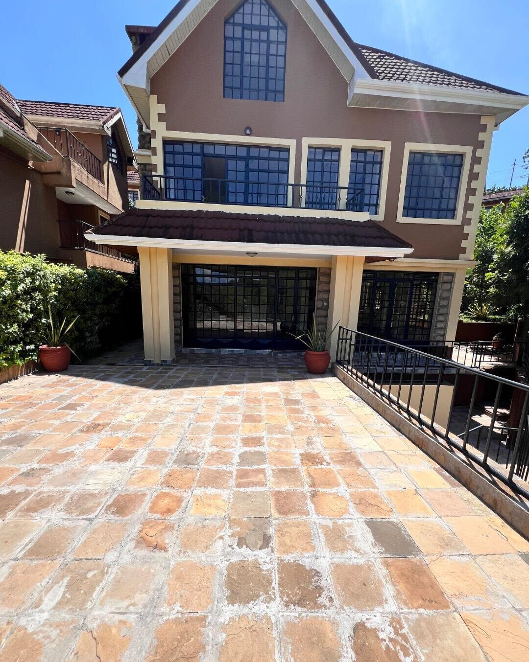 4BR All-Ensuite Villa with Pool & Jacuzzi – Redhill, Limuru Rd