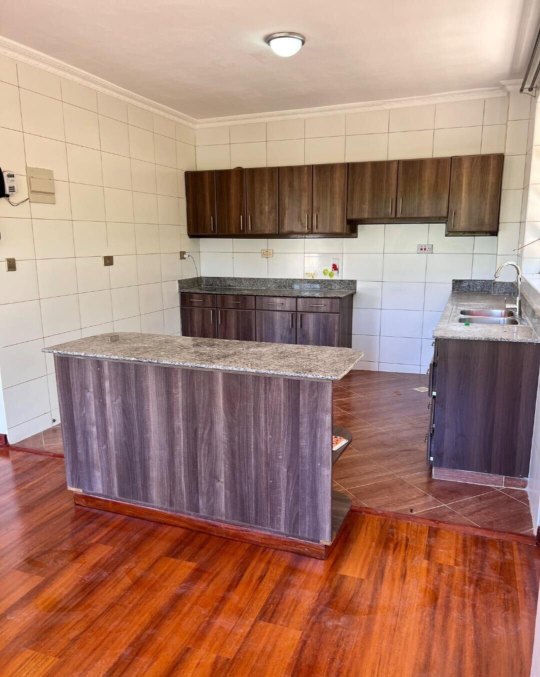 4BR All-Ensuite Villa with Pool & Jacuzzi – Redhill, Limuru Rd