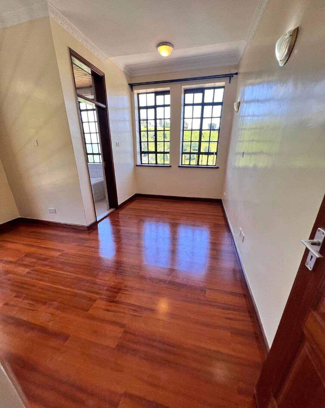 4BR All-Ensuite Villa with Pool & Jacuzzi – Redhill, Limuru Rd