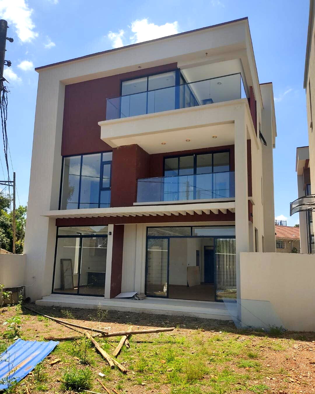 5-Ensuite Townhouse with Smart Locks & Solar - Lavington