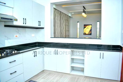 3bdrm Bungalow in Nakuru Tabuga for sale - Image 4