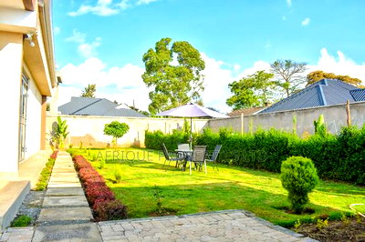 3bdrm Bungalow in Nakuru Tabuga for sale - Image 2