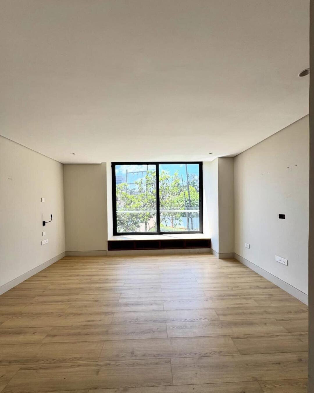 5-Ensuite Townhouse with DSQ & Backup Systems - Kyuna