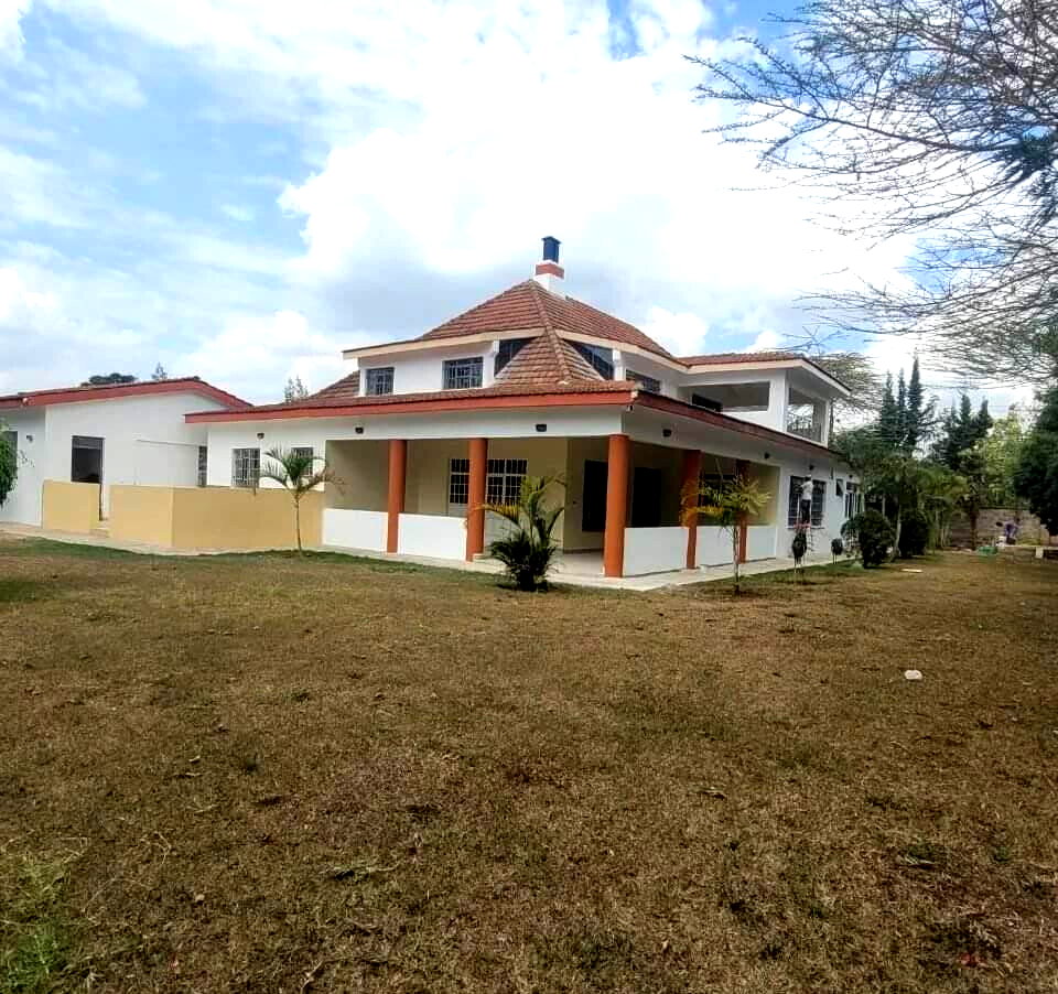 Newly Renovated 6-Bed Standalone House on Half-Acre – Karen