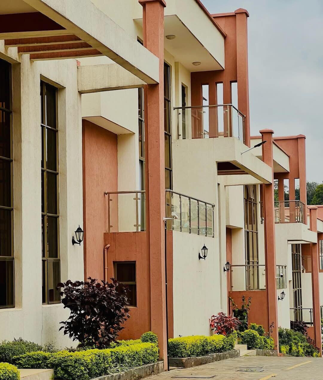 New 5-Ensuite Villa with Office & Playroom - Lavington