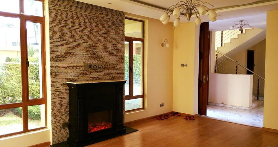 Cosy 5-Bed Villa with Jacuzzi & Solar - Lavington