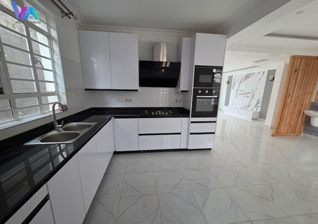 4BR Townhouse with Garden for KSh 15M