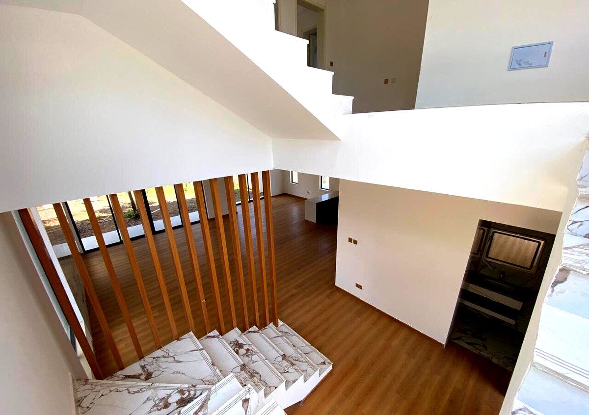 5-Ensuite Townhouse with DSQ & Solar on 0.4 Acre - Lavington