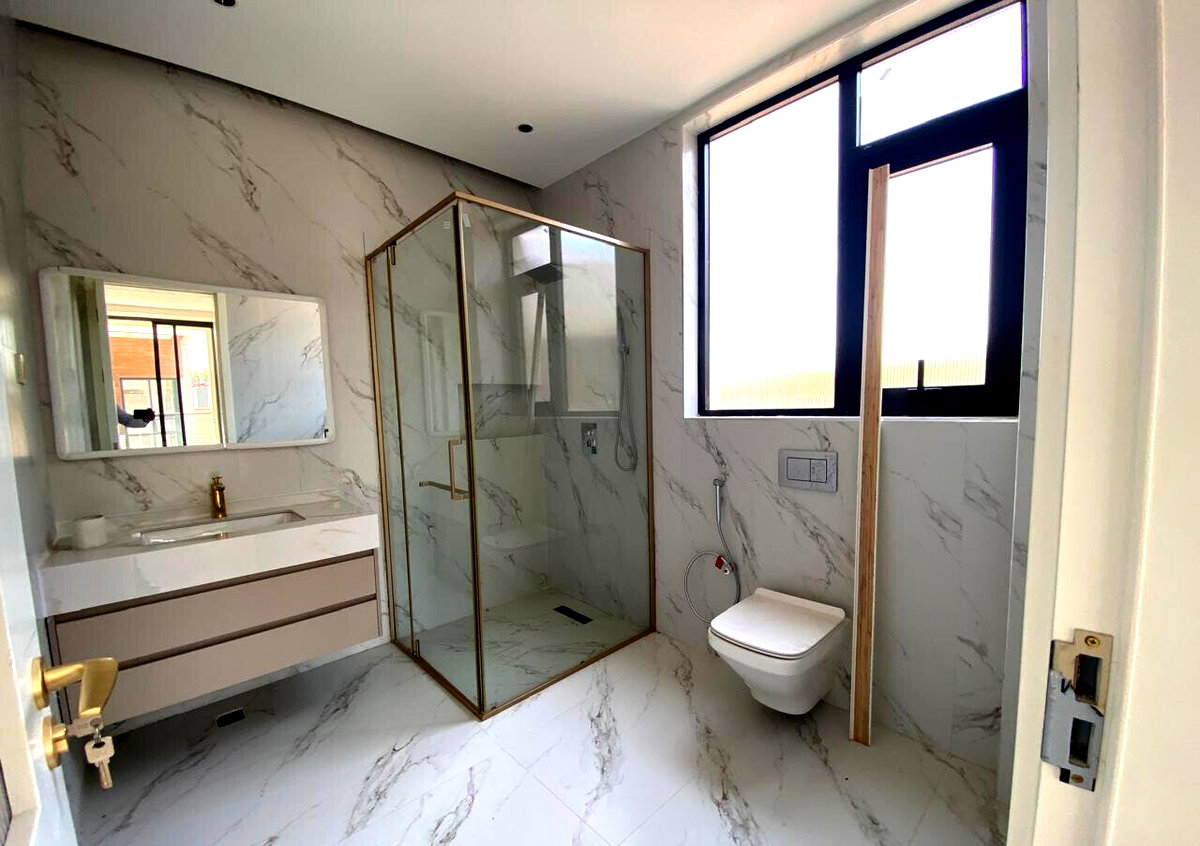 5-Ensuite Townhouse with DSQ & Solar on 0.4 Acre - Lavington