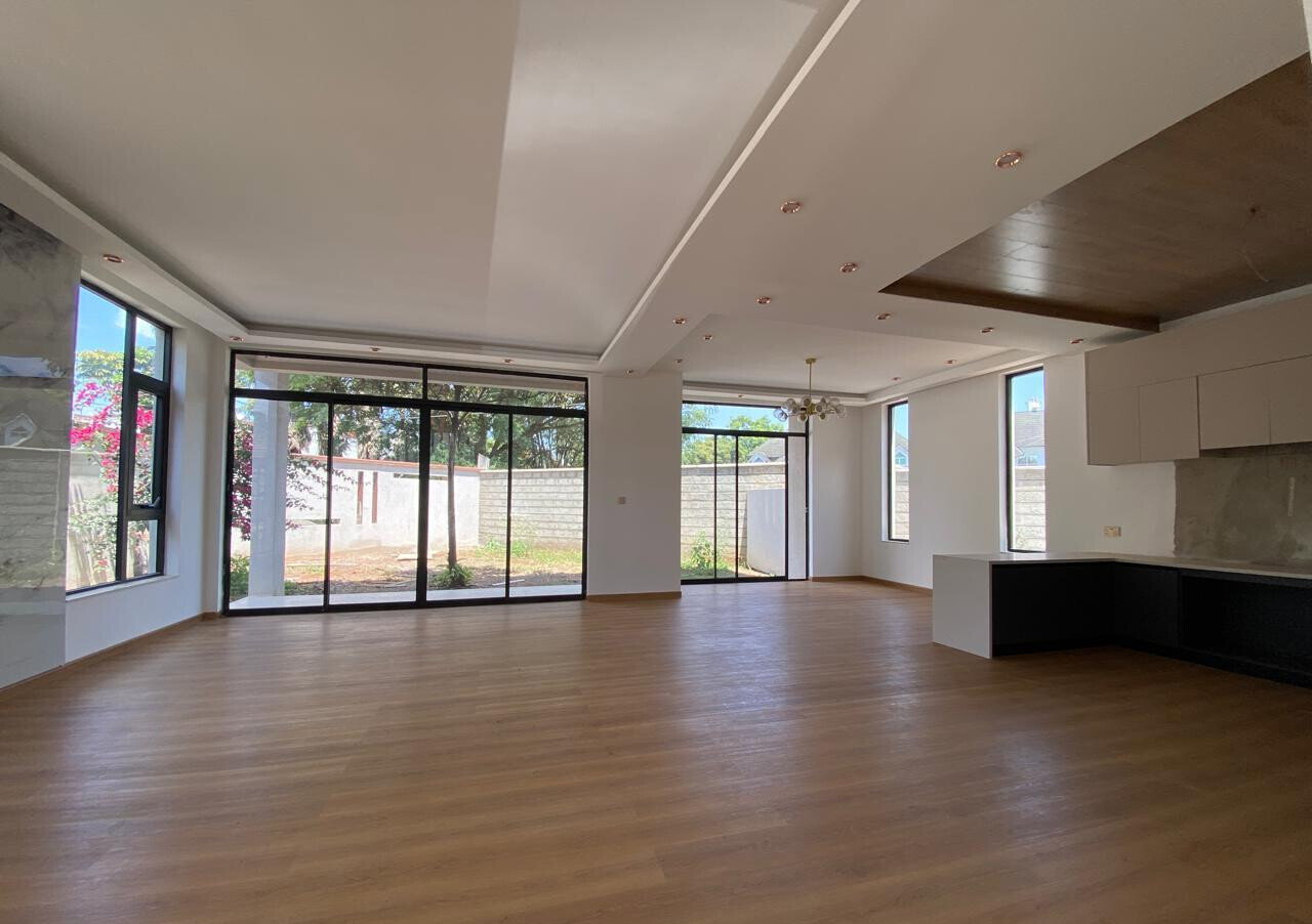 5-Ensuite Townhouse with DSQ & Solar on 0.4 Acre - Lavington