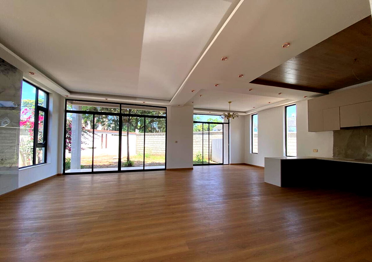 5-Ensuite Townhouse with DSQ & Solar on 0.4 Acre - Lavington