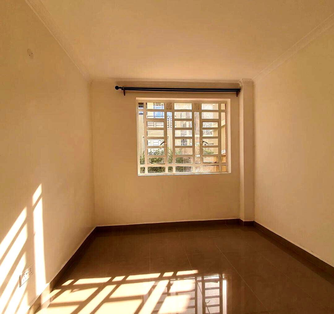 3BR Townhouse with Rooftop Terrace & Cabro Driveway - Kitengela