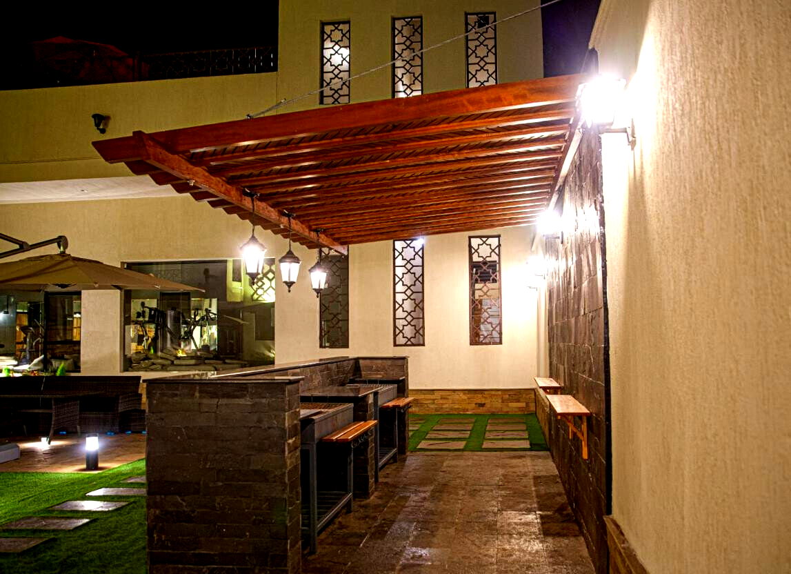 1BR with Custom Finishes & French Windows - Kileleshwa