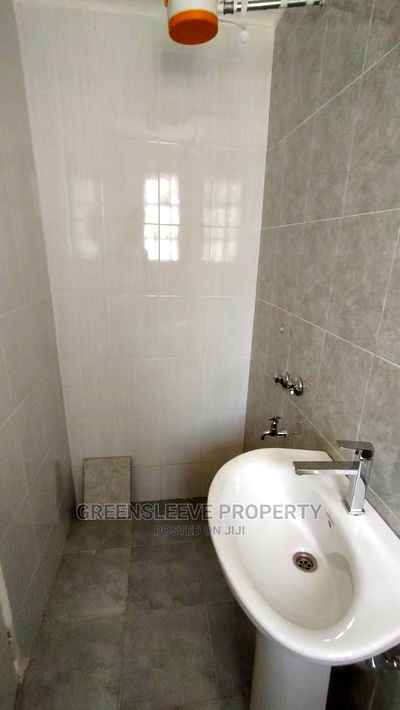 3bdrm Bungalow in Mangari Roads Karen, Hardy for Rent - Image 9