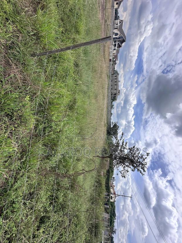 1/4 Acre Corner-Plot in Membly