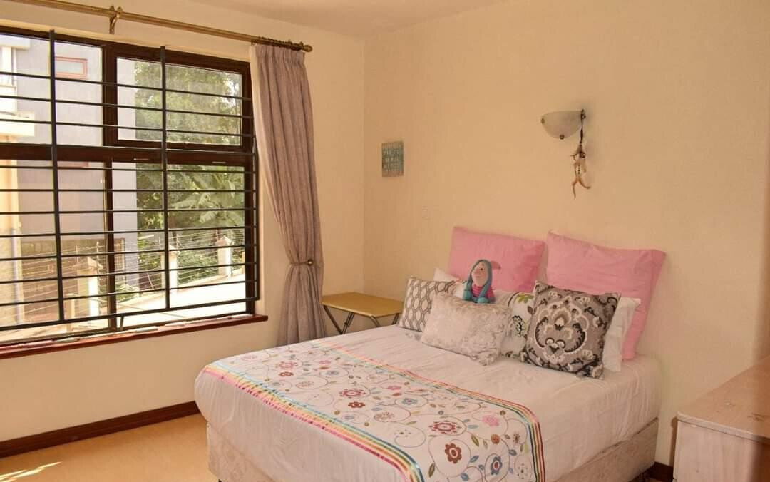 6-Ensuite Townhouse with Courtyard & DSQ - Lavington
