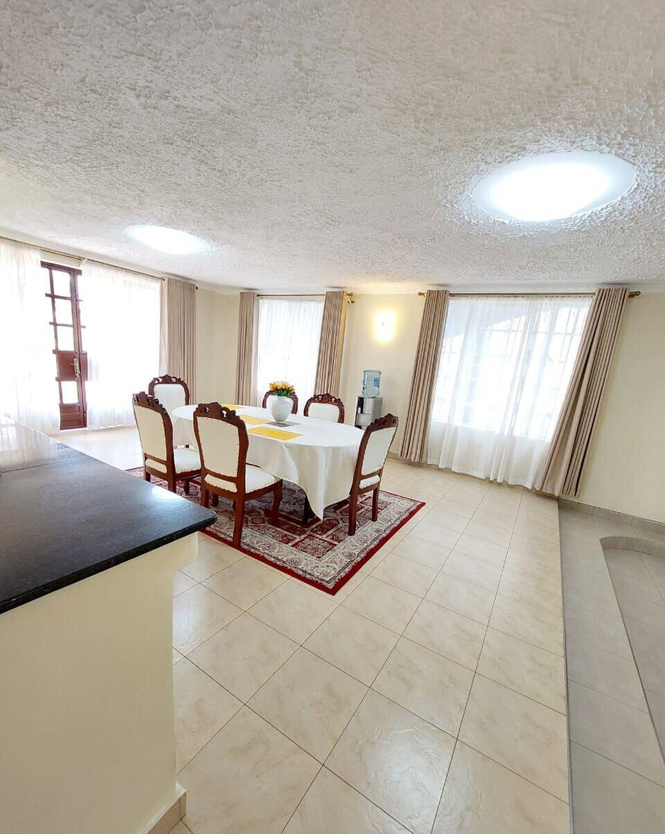 5 En-Suite Townhouse with Fireplace & Roof Terrace - Kitisuru