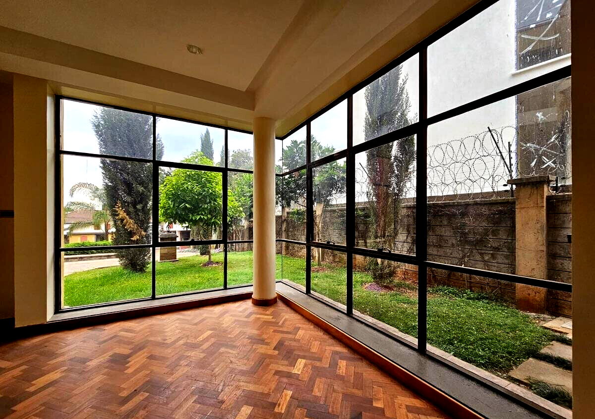 5-Ensuite Townhouse with Rooftop Garden & 2 DSQs - Lavington